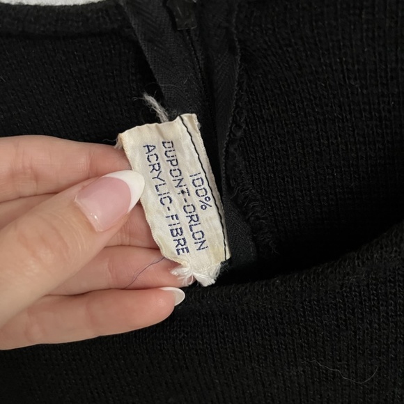 1960's Vintage Dupont-Orlon Acrylic Black Sweater - Picture 3 of 3